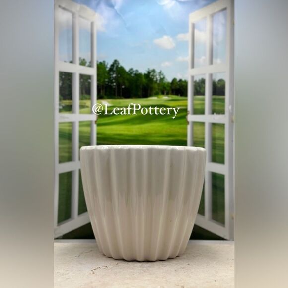 Bellisima Flutter  White Ceramic Planter Pot without drainage hole - Picture 9 of 9